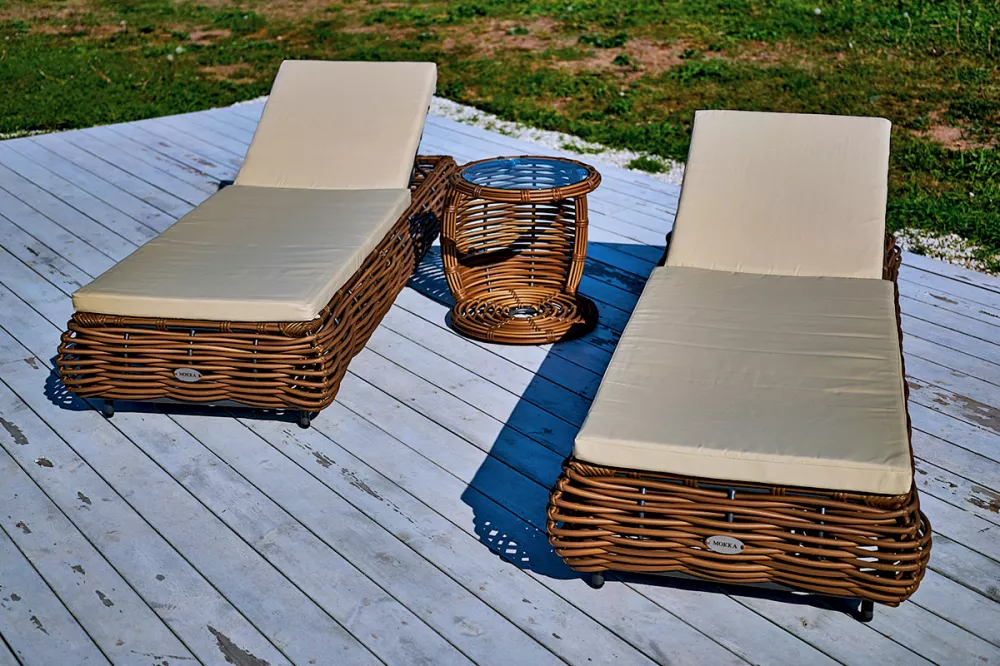 Уличный журнальный столик из искусственного ротанга Уличный журнальный столик из искусственного ротанга