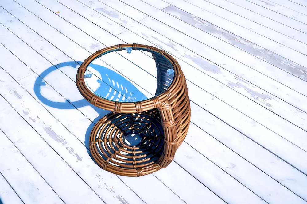 Уличный журнальный столик из искусственного ротанга Уличный журнальный столик из искусственного ротанга