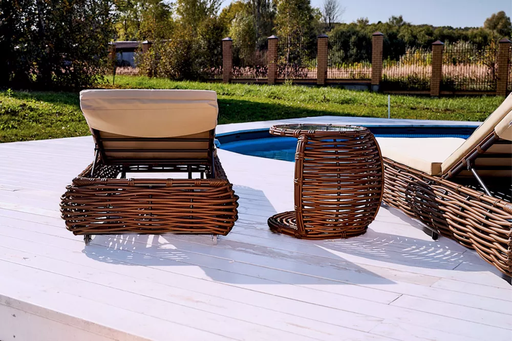 Уличный журнальный столик из искусственного ротанга Уличный журнальный столик из искусственного ротанга