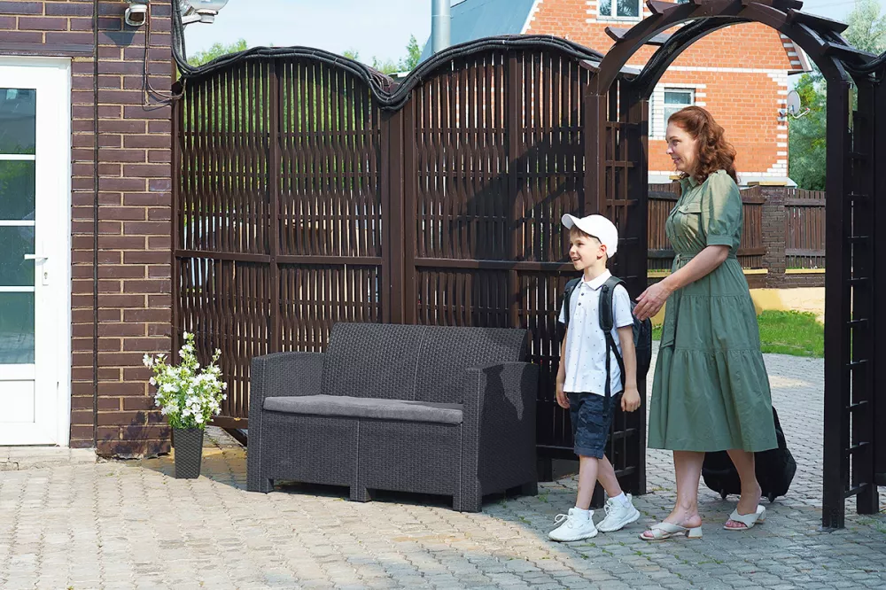 Пластиковый уличный 2-х местный диван, антрацит Пластиковый уличный 2-х местный диван, антрацит